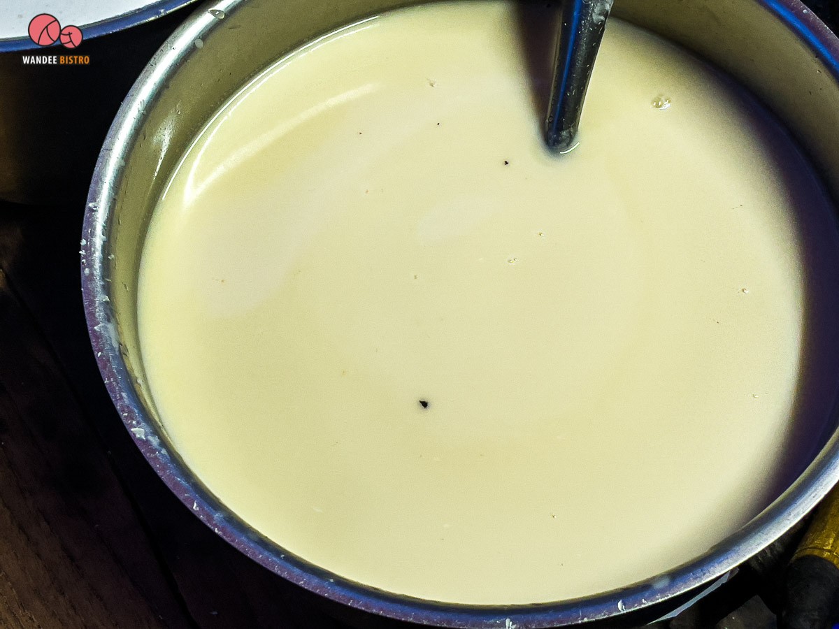 ขนมครกคุณน้อยบ้านหม้อ สูตรโบราณทาชันในเบ้าขนมครก