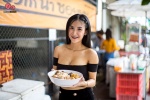 ก๋วยเตี๋ยวไก่น่าซอย บุฟเฟต์ไม่อั้น 50 บาท สุดปังทั้งคนขายทั้งราคา