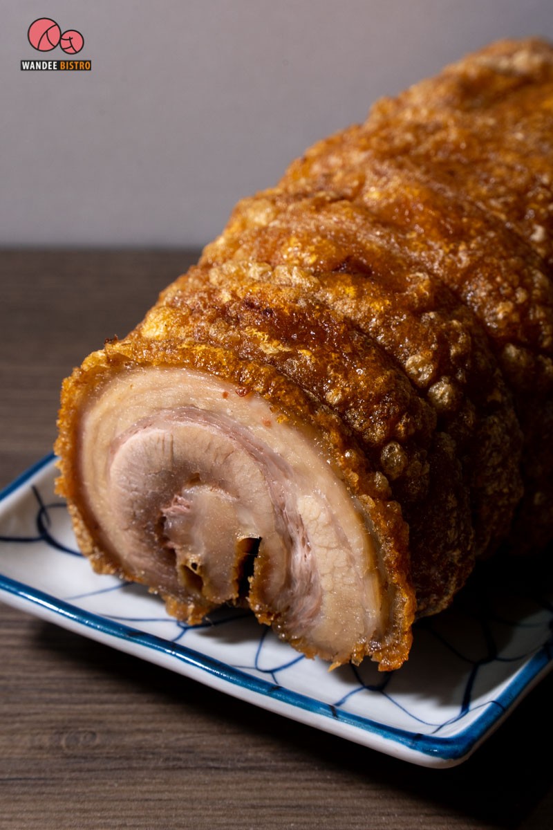 ลองแล้วจะฟิน! อ้วนนะ หมูกรอบชาชู เนื้อเยอะมันน้อย Juicy กรอบนอกนุ่มใน