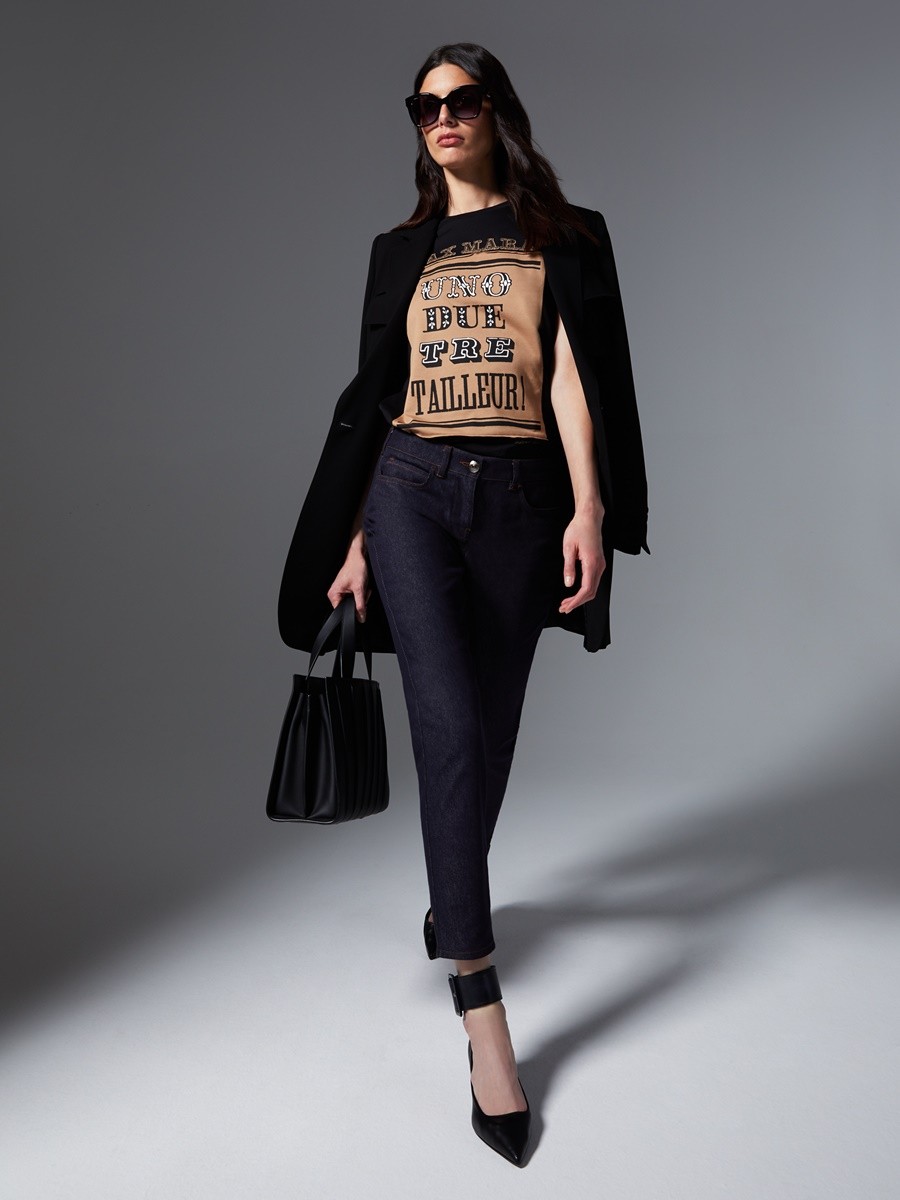 7 ศิลปินร่วมออกแบบ เสื้อยืดรุ่นพิเศษ 7 ลวดลาย ฉลองครบรอบ 70 ปี แบรนด์ แม็กซ์ มาร่า