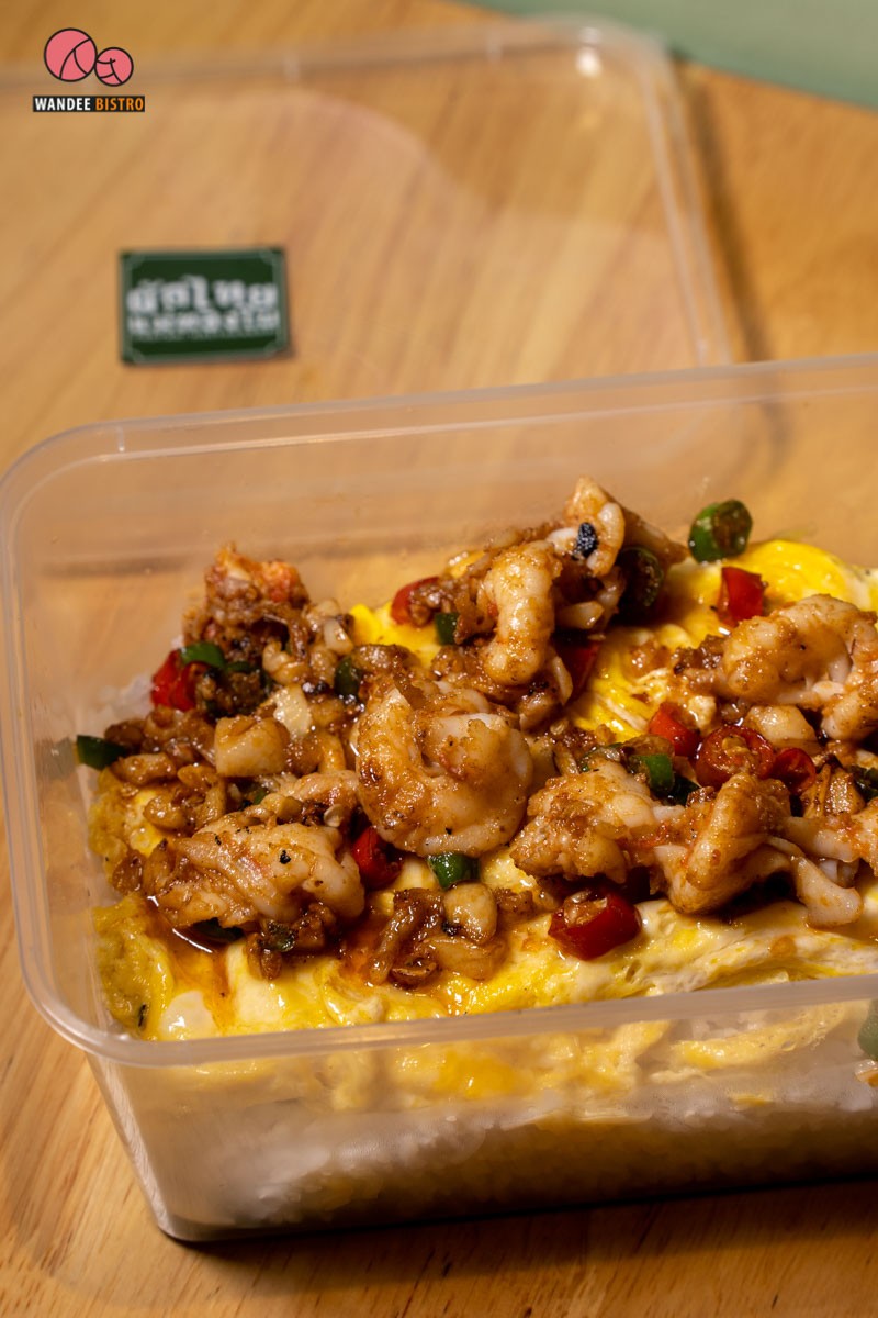 ผัดไทยแม่ทองใบ กุ้งตัวใหญ่สะใจ รสชาติแบบสูตรโบราณ