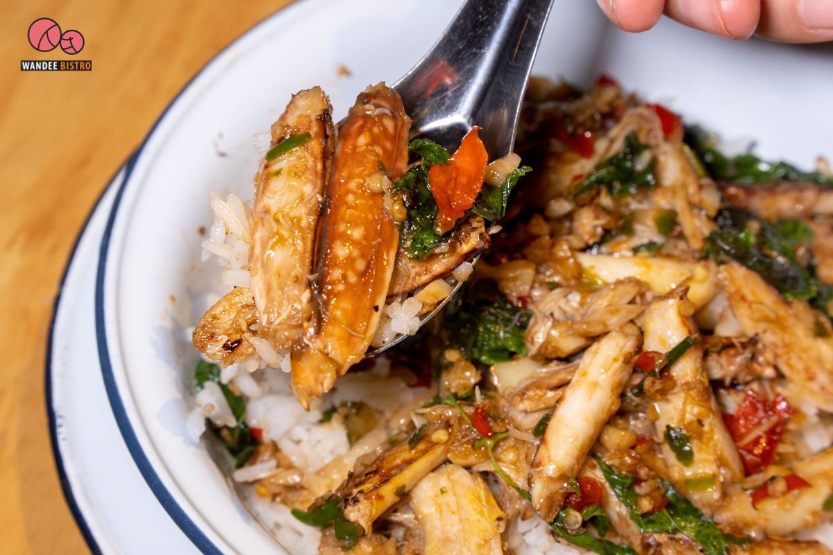 ผัดไทยแม่ทองใบ กุ้งตัวใหญ่สะใจ รสชาติแบบสูตรโบราณ