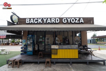 Backyard Gyoza เกี๊ยวซ่าหลายหน้า เครื่องแน่น น้ำจิ้มสูตรเด็ด