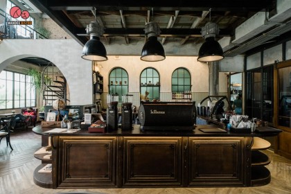 Artisan คาเฟ่เท่ๆ บรรยากาศดี สไตล์อินดัสเทรียลลอฟต์ นนทบุรี มุมถ่ายรูปเพียบ!