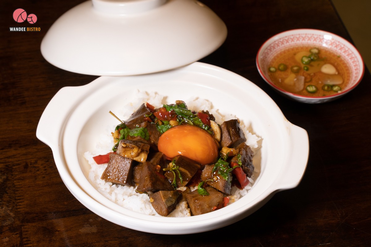 บุญปาก ร้านอาหารตามสั่ง เมนูเด็ดคือ ผัดกะเพรา ตอบโจทย์คนที่ชอบกินอะไรก็ได้ง่ายๆ แต่ต้องอร่อย!