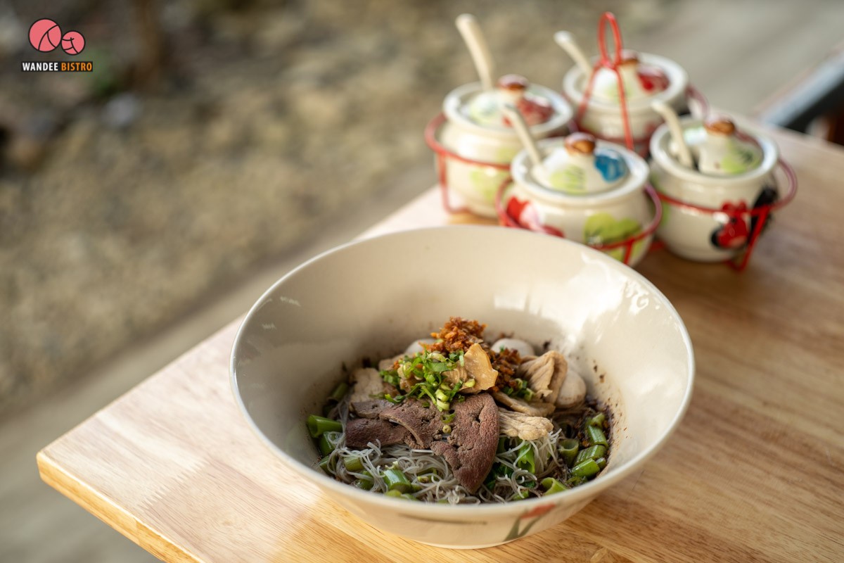 ก๋วยเตี๋ยวเรือนายเอก บางสะแก ก๋วยเตี๋ยว​เรือรส​จัดจ้านใส่ไข่​เยิ้ม 