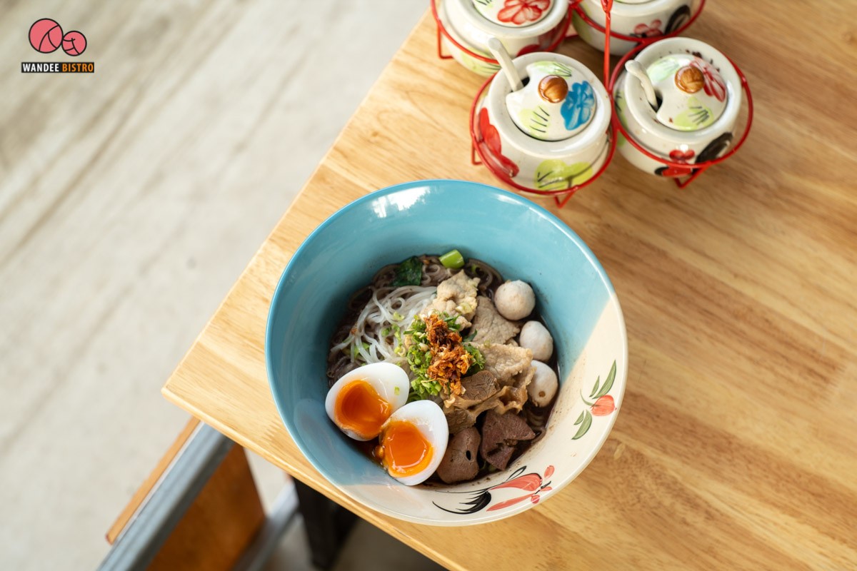 ก๋วยเตี๋ยวเรือนายเอก บางสะแก ก๋วยเตี๋ยว​เรือรส​จัดจ้านใส่ไข่​เยิ้ม 