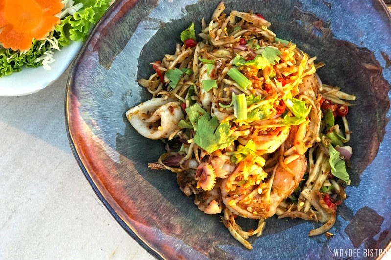 ลิ้มรสอาหารไทย ชมบรรยากาศสุดคลาสสิก ริมแม่น้ำเจ้าพระยา ที่ จางวางอิ่ม