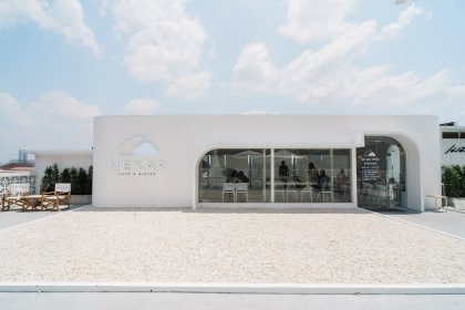 MEKAR Cafe & Bistro ร้านอาหารคาเฟ่รูฟท็อป สไตล์มินิมอล นั่งชิลได้ในยามค่ำคืน