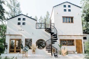 คาลิน Calin Cafe คาเฟ่บ้านสีขาว ที่เต็มไปด้วยความน่ารักทุกตารางนิ้ว