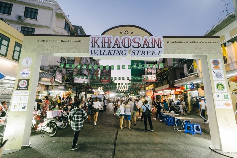 เปิดแล้ว ถนนคนเดินข้าวสาร เดินชมศิลปวัฒนธรรม พร้อมทำอาหารไทย