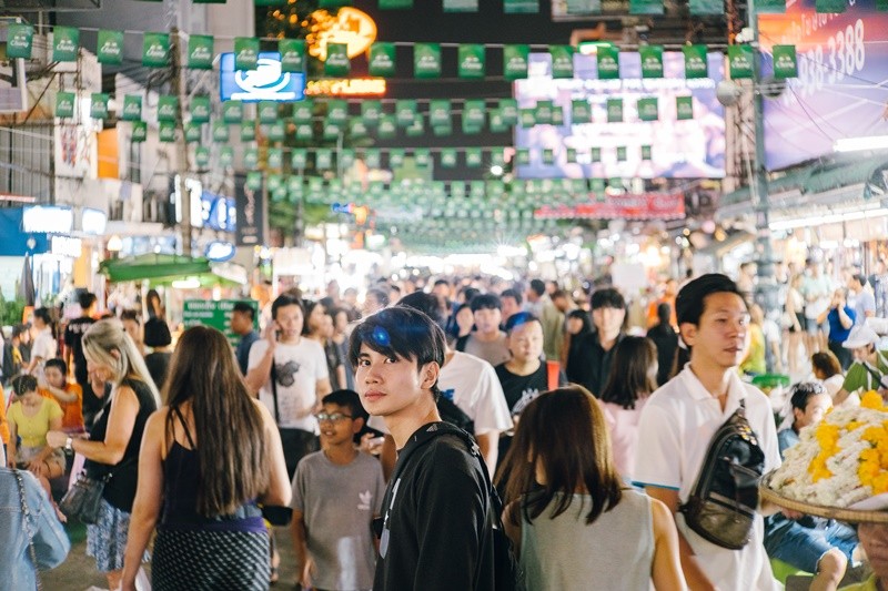 เปิดแล้ว ถนนคนเดินข้าวสาร เดินชมศิลปวัฒนธรรม พร้อมทำอาหารไทย