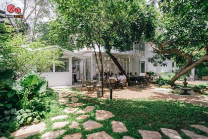 Tanao Cafe Bar คาเฟ่ลับย่านพระนคร ต้นไม้เยอะ บรรยากาศร่มรื่นเงียบสงบ