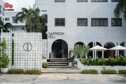 Saffron Hill Cafe คาเฟ่สุดชิลบรรยากาศสุดคูล เมนูเด็ดหมูกรอบคั่วพริกเกลือ