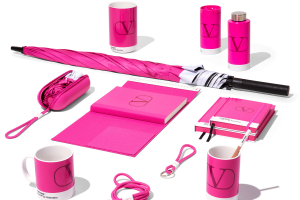 Valentino เปิดตัวไอเท็มในชีวิตประจำวัน สี Pink PP เอกลักษณ์เมซง I Press Materials