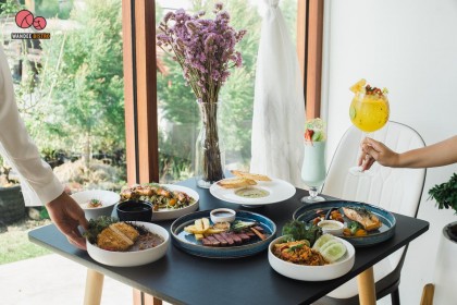 07Return คาเฟ่น่ารัก ที่มี กาแฟ เบเกอรี่ ชาบูปิ้งย่าง