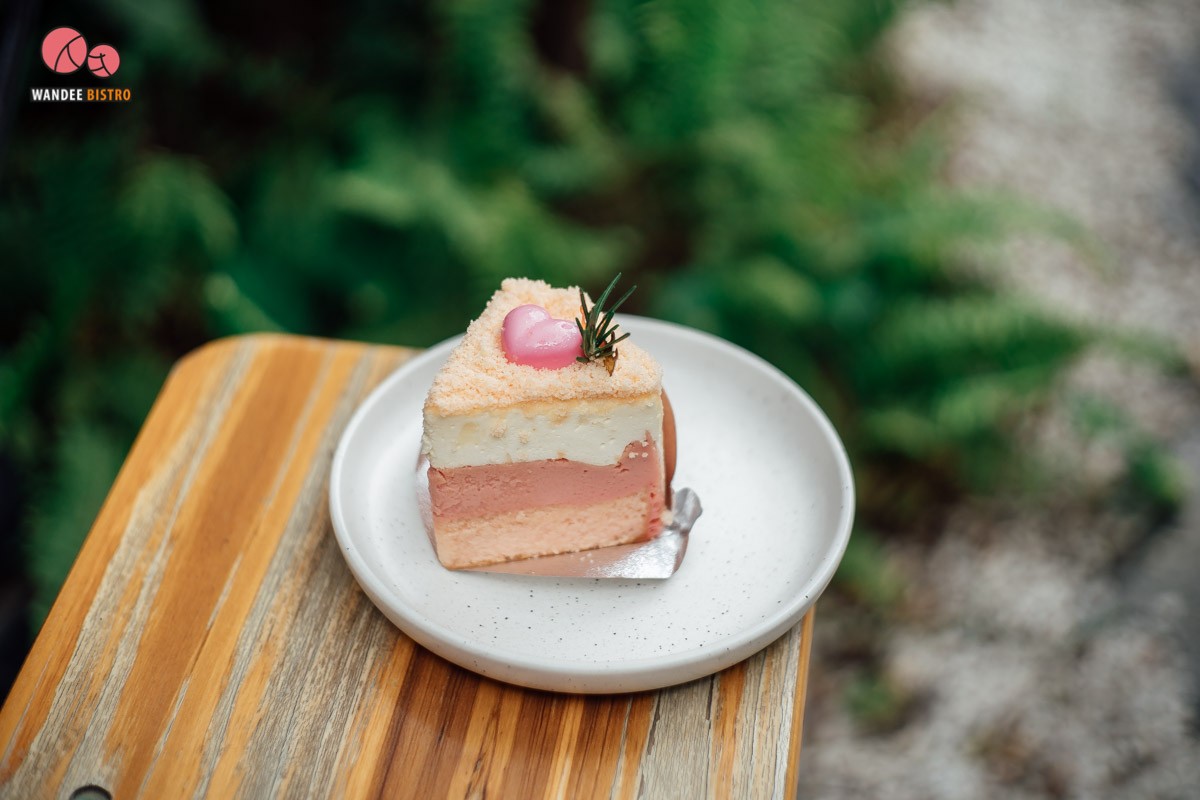 Cock-A-Hoop คาเฟ่สไตล์โฮมมี่ ที่มีทั้งความเท่ อบอุ่น และความชิล เปิดถึงห้าทุ่ม 