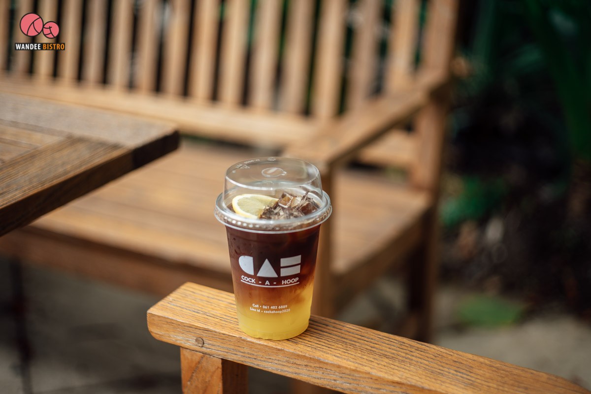 Cock-A-Hoop คาเฟ่สไตล์โฮมมี่ ที่มีทั้งความเท่ อบอุ่น และความชิล เปิดถึงห้าทุ่ม 