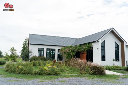 คาเฟ่สไตล์มินิมอล Kwankao cafe & eatery บรรยากาศดี มีวิวทุ่งนา