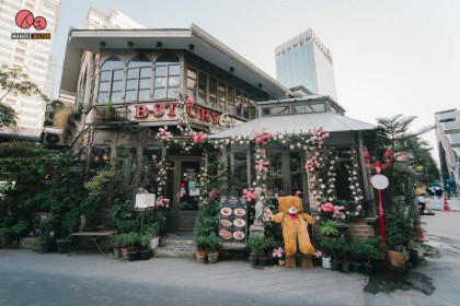 B-Story Cafe  คาเฟ่สไตล์ยุโรป บรรยากาศเหมือนอยู่ในเทพนิยาย