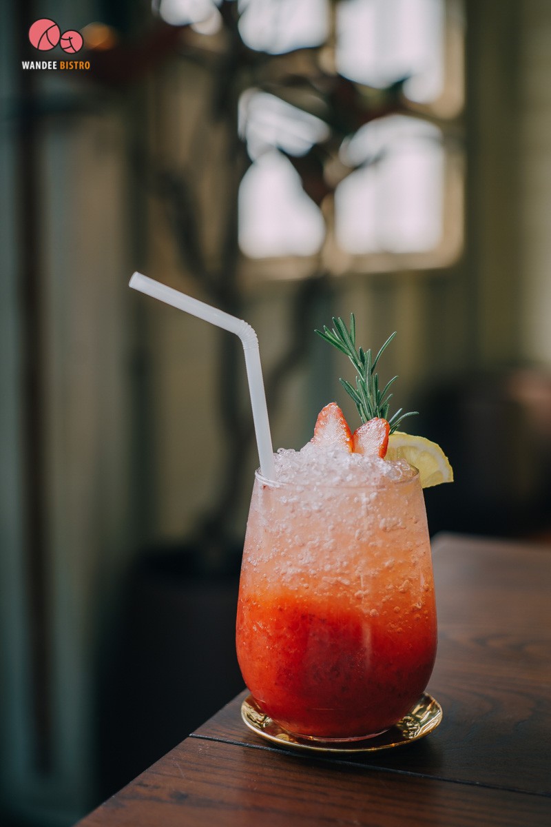 The Yard Restaurant ร้านอาหารสไตล์อีสเอเชีย-ยุโรป ในบ้านหลังใหญ่ที่สวยงามคลาสสิค The Yard Restaurant ร้านอาหารสไตล์อีสเอเชีย-ยุโรป ในบ้านหลังใหญ่ที่สวยงามคลาสสิค