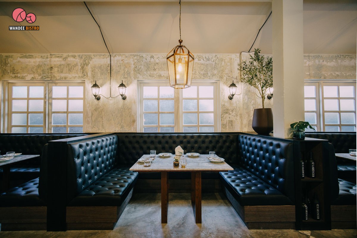 The Yard Restaurant ร้านอาหารสไตล์อีสเอเชีย-ยุโรป ในบ้านหลังใหญ่ที่สวยงามคลาสสิค The Yard Restaurant ร้านอาหารสไตล์อีสเอเชีย-ยุโรป ในบ้านหลังใหญ่ที่สวยงามคลาสสิค