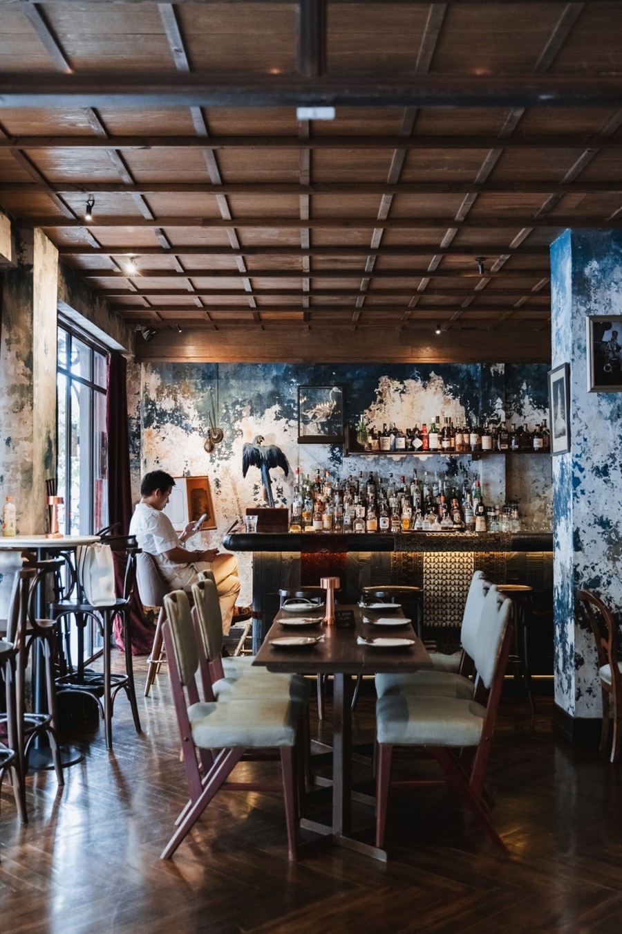 “บ้านตึกดิน” แลนด์มาร์กใหม่บนถนนดินสอ มีครบโรงแรม ร้านอาหาร แจซบาร์ คาเฟ่