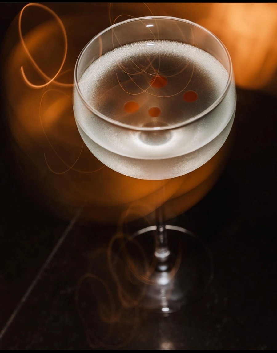 “บ้านตึกดิน” แลนด์มาร์กใหม่บนถนนดินสอ มีครบโรงแรม ร้านอาหาร แจซบาร์ คาเฟ่