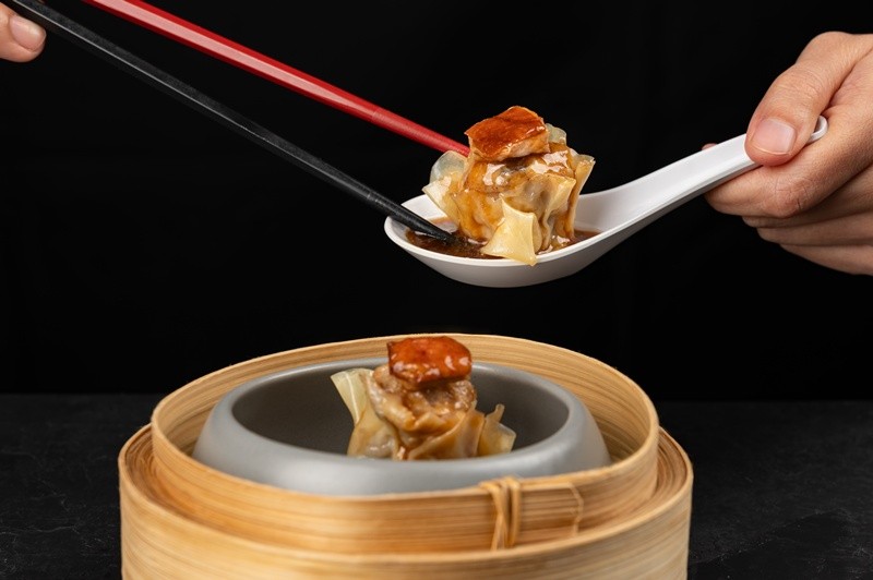 MK Restaurants x Chef Man ความอร่อยเหนือระดับ 5 เมนูพิเศษ รังสรรค์ “เป็ดย่างซิกเนเจอร์จาก MK” ผสาน “ซอสเป๋าฮื้อ” ชั้นเลิศ