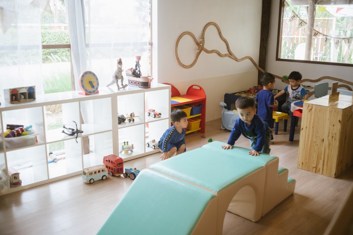 จูงมือลูกออกไปเล่น สร้างการเรียนรู้นอกห้องเรียนที่ Little Barn Kids Café ประชาชื่น