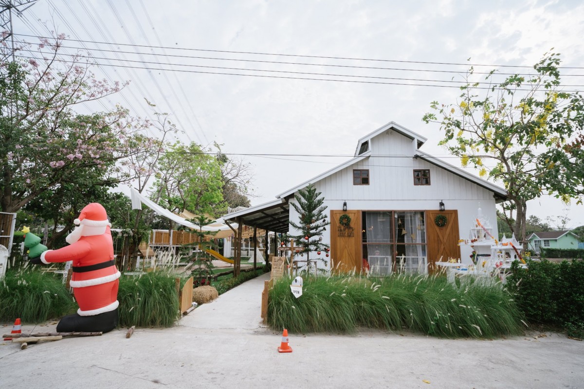 จูงมือลูกออกไปเล่น สร้างการเรียนรู้นอกห้องเรียนที่ Little Barn Kids Café ประชาชื่น