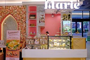 จิบชากับขนมไทย ใกล้ชิดหมู่ดอกไม้กลางกรุง ณ Marie Truly Thai Taste.