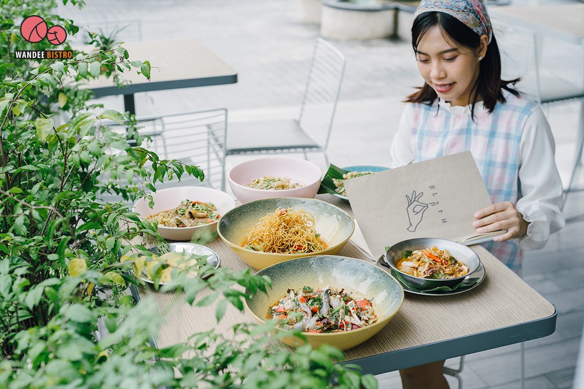 ร้านผงชูรส ที่ไม่ใส่ผงชูรส อาหารอีสานรสนัวสุดคลีน ถูกใจคนเมือง ซอยสีลม 3