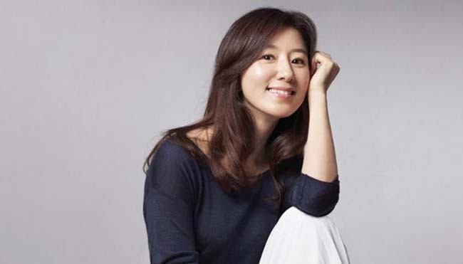 6 เคล็ดลับความสวย Kim Hee Ae จากซีรี่ส์ A World of Married Couple อายุเลข 5 แต่หน้าเด้งใสปิ๊ง 6 เคล็ดลับความสวย Kim Hee Ae จากซีรี่ส์ A World of Married Couple อายุเลข 5 แต่หน้าเด้งใสปิ๊ง