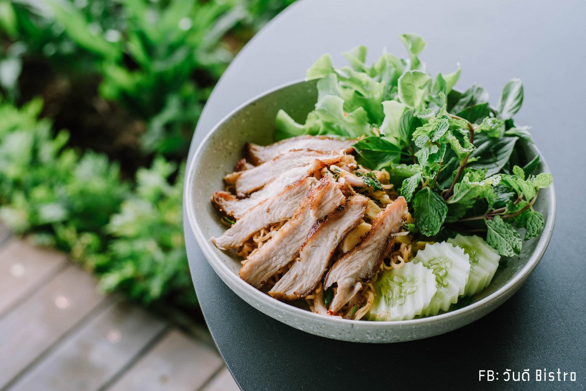 ChataThammachart (ชะตาธรรมชาติ) จิบน้ำพร้อมอาหารรสชาติดี ท่ามกลางทุ่งนาเขียวขจี นครปฐม