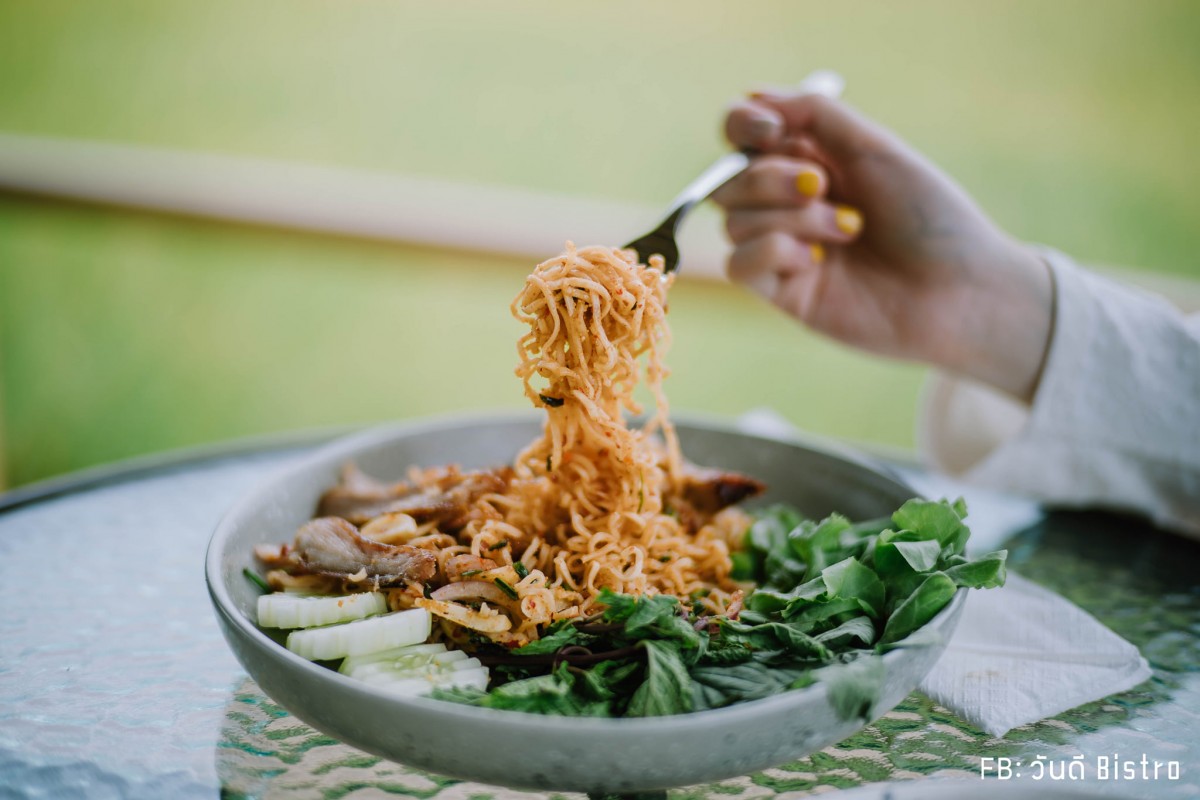 ChataThammachart (ชะตาธรรมชาติ) จิบน้ำพร้อมอาหารรสชาติดี ท่ามกลางทุ่งนาเขียวขจี นครปฐม