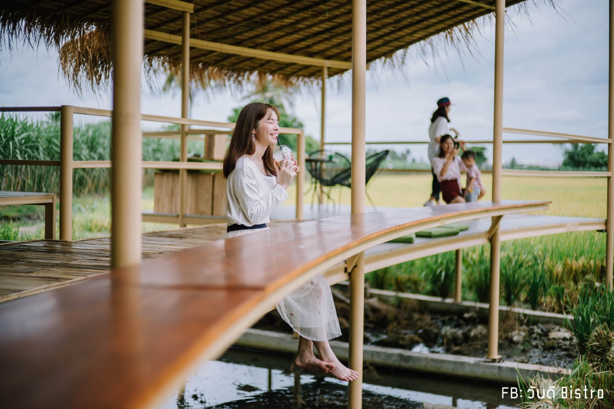 ChataThammachart (ชะตาธรรมชาติ) จิบน้ำพร้อมอาหารรสชาติดี ท่ามกลางทุ่งนาเขียวขจี นครปฐม