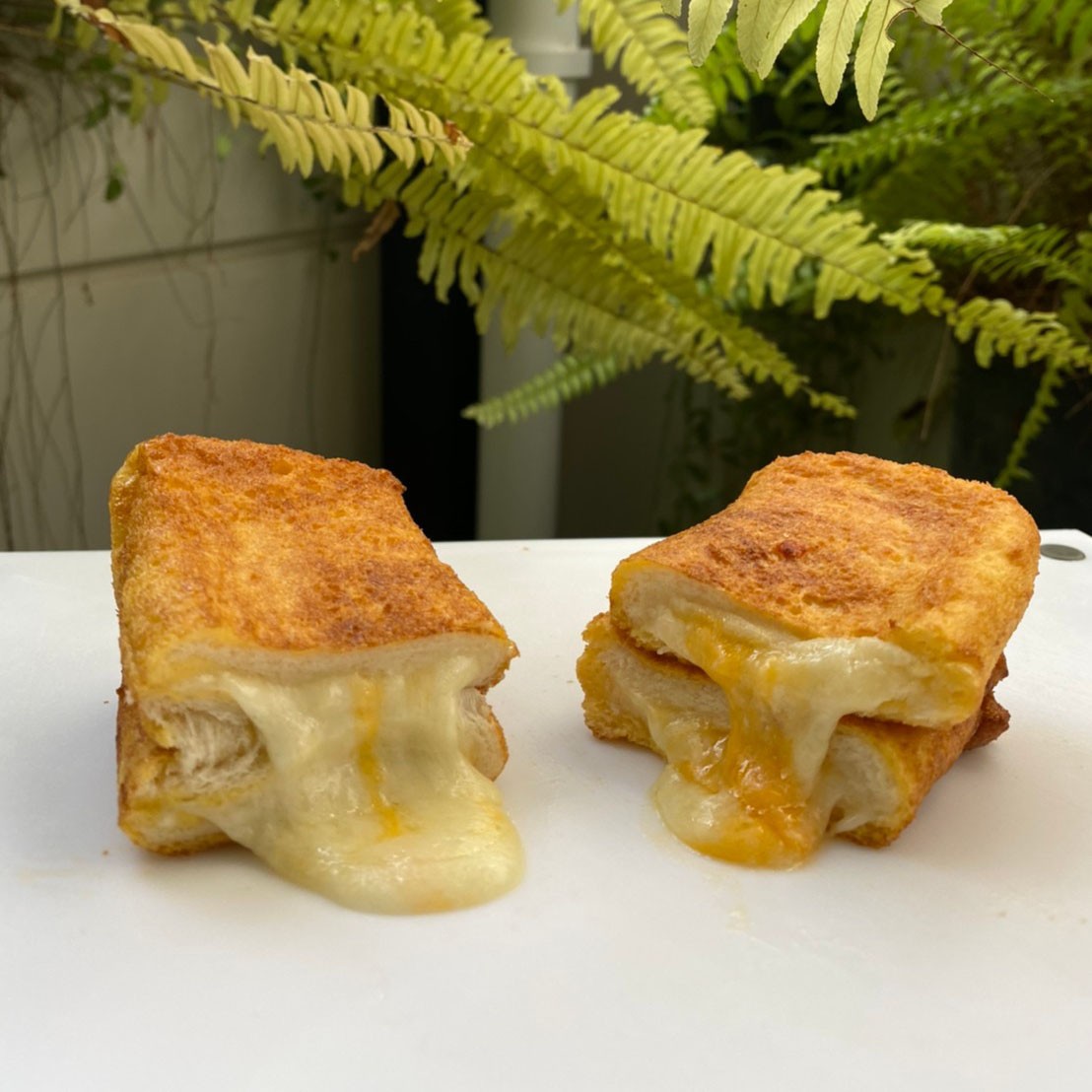 สูตร ปังไข่ชีสเยิ้ม ทำง่ายด้วยหม้อทอดไร้น้ำมัน