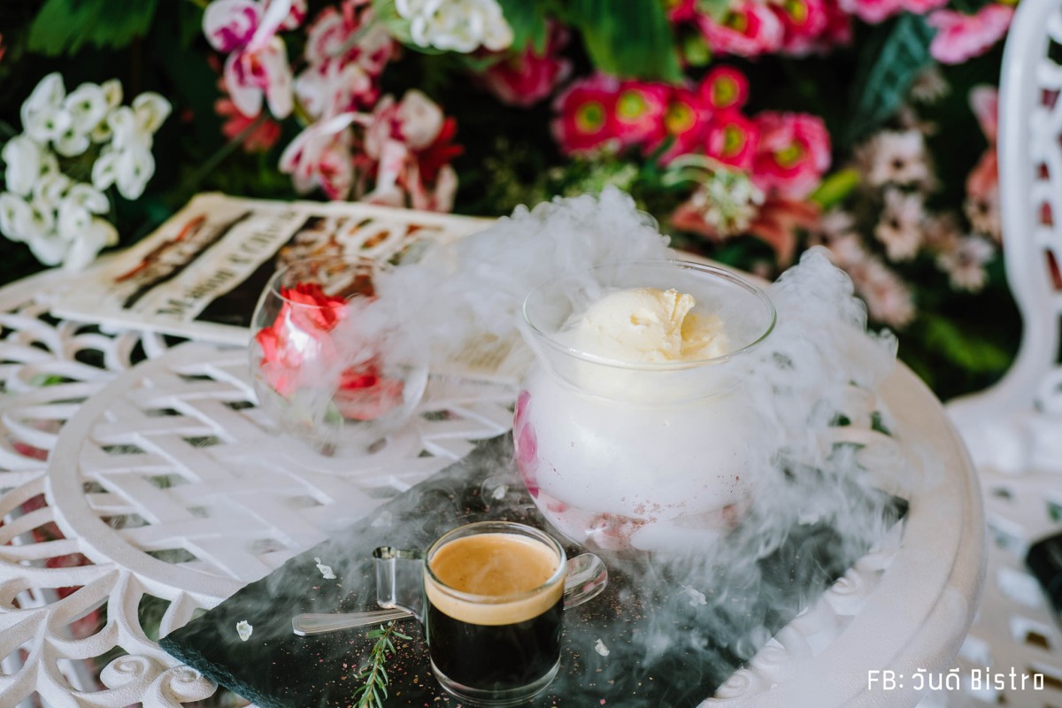 Maison d Olivia คาเฟ่สไตล์ยุโรป โอบล้อมด้วยหมู่ดอกไม้งาม ย่านอารีย์