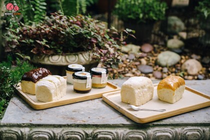 Seenbangkok Cafe คาเฟ่สวนสวย และขนมปังไส้เยิ้มในตำนาน