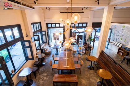 Warm Window Silom บูติคโฮสเทลแห่งใหม่ย่านสีลม ห้องพักสวย อาหารอร่อย