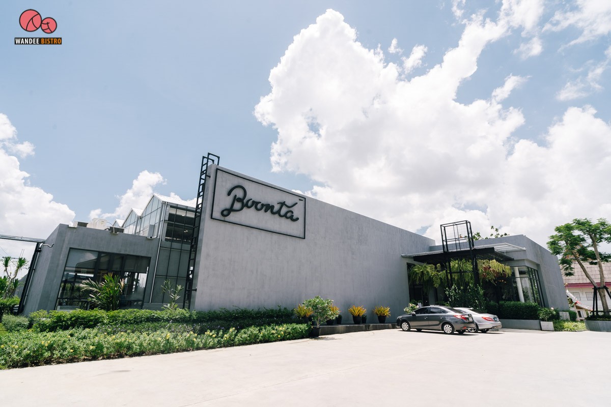 Boonta Flowers & Cafe คาเฟ่ดอกไม้เอาใจสายฟรุ้งฟริ้ง