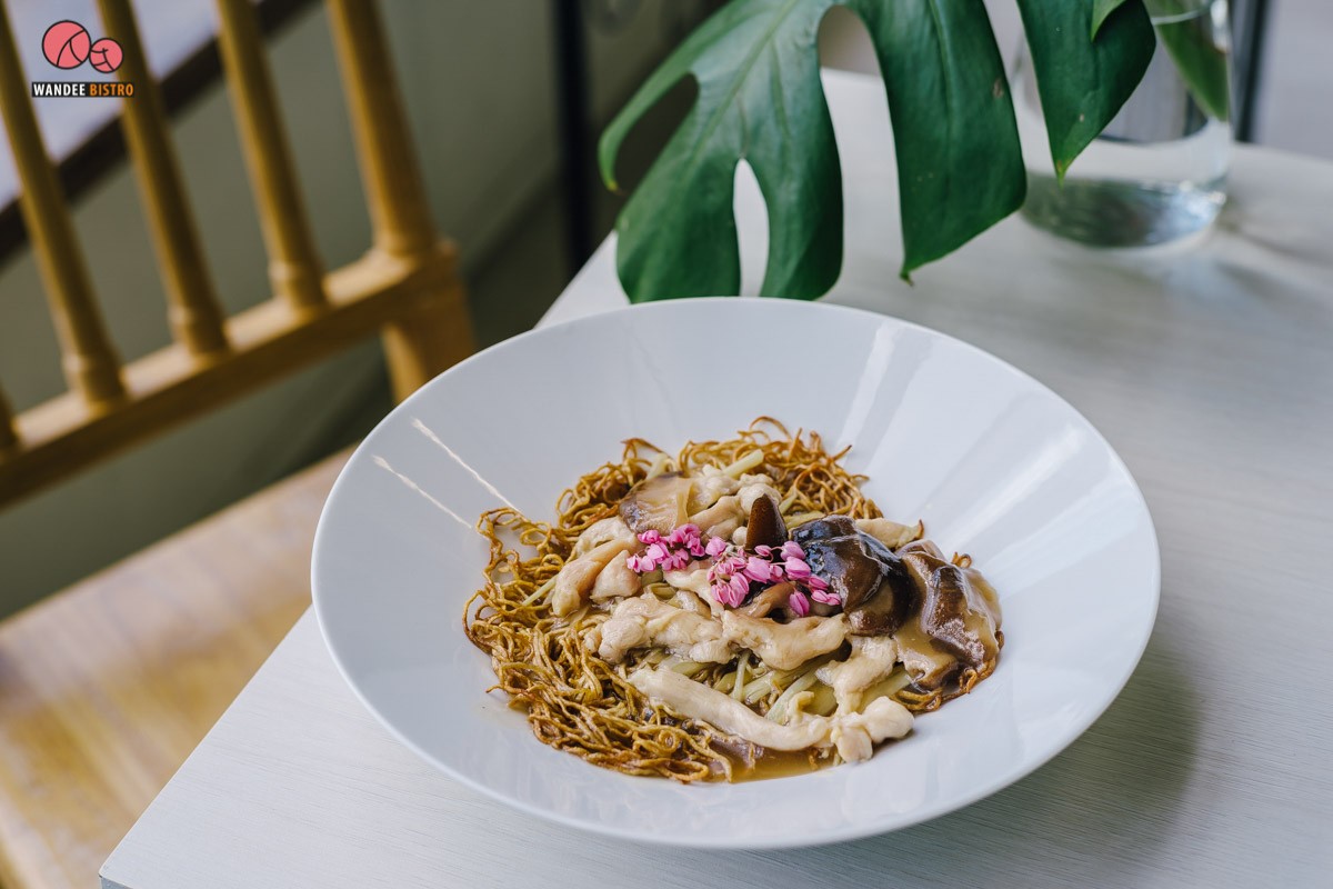 Boonta Flowers & Cafe คาเฟ่ดอกไม้เอาใจสายฟรุ้งฟริ้ง