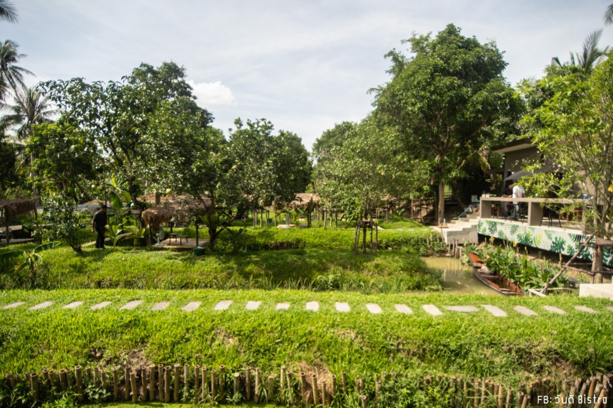 ใกล้ชิดสวนเขียวชอุ่ม หลบร้อนเคียงพุ่มไม้งาม ณ สวนกู เดอะคาเฟ่