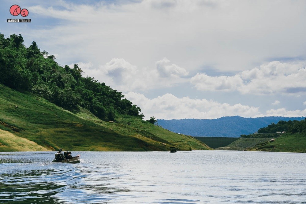 พาเที่ยว! น้ำตกช่องลม กรีนแลนด์แห่งนครนายก สูดอากาศบริสุทธิ์สดชื่นให้เต็มปอด