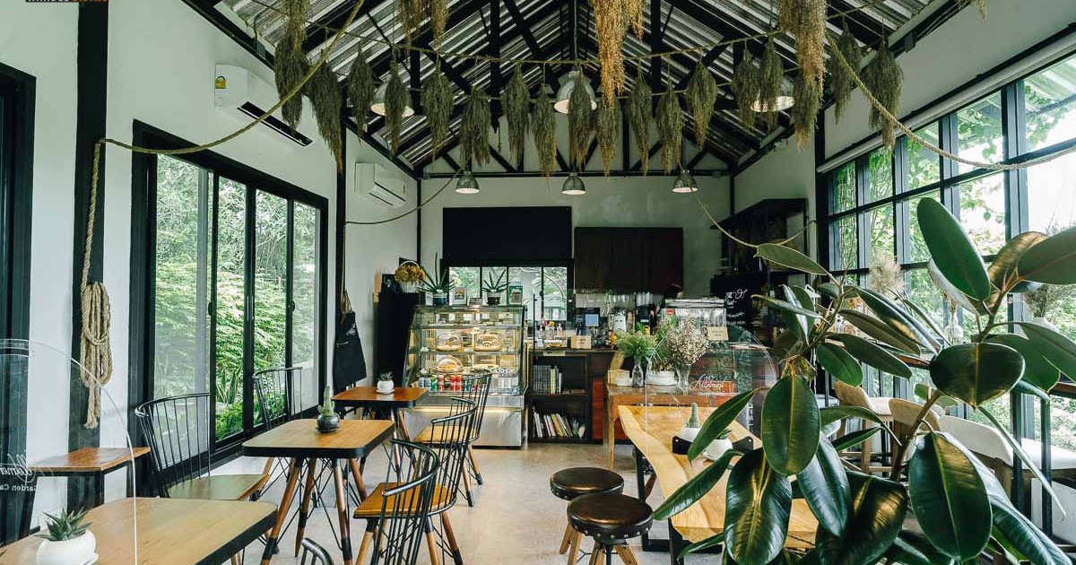 Allotment Cafe คาเฟ่สุดร่มรื่นรายล้อมด้วยสวนสวย
