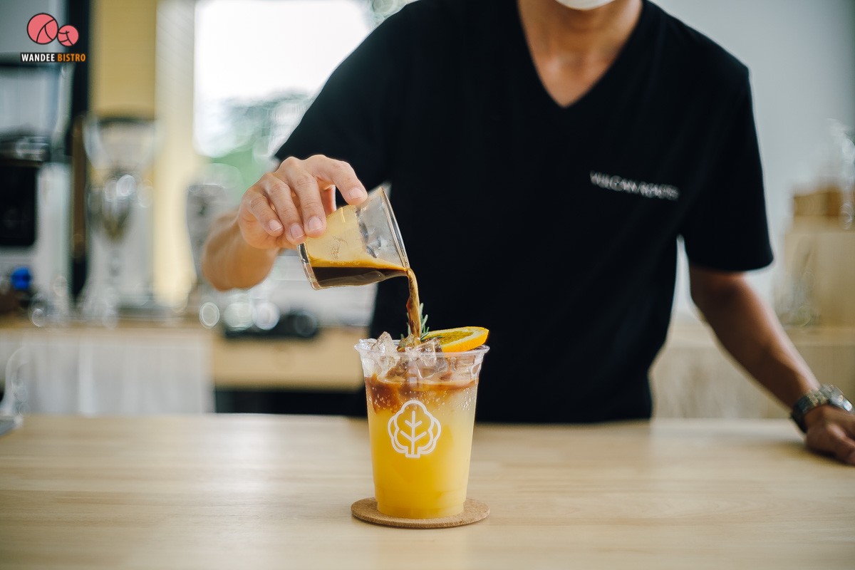 Osmosis by Leaf Factory คาเฟ่เรือนกระจกในสวนผัก