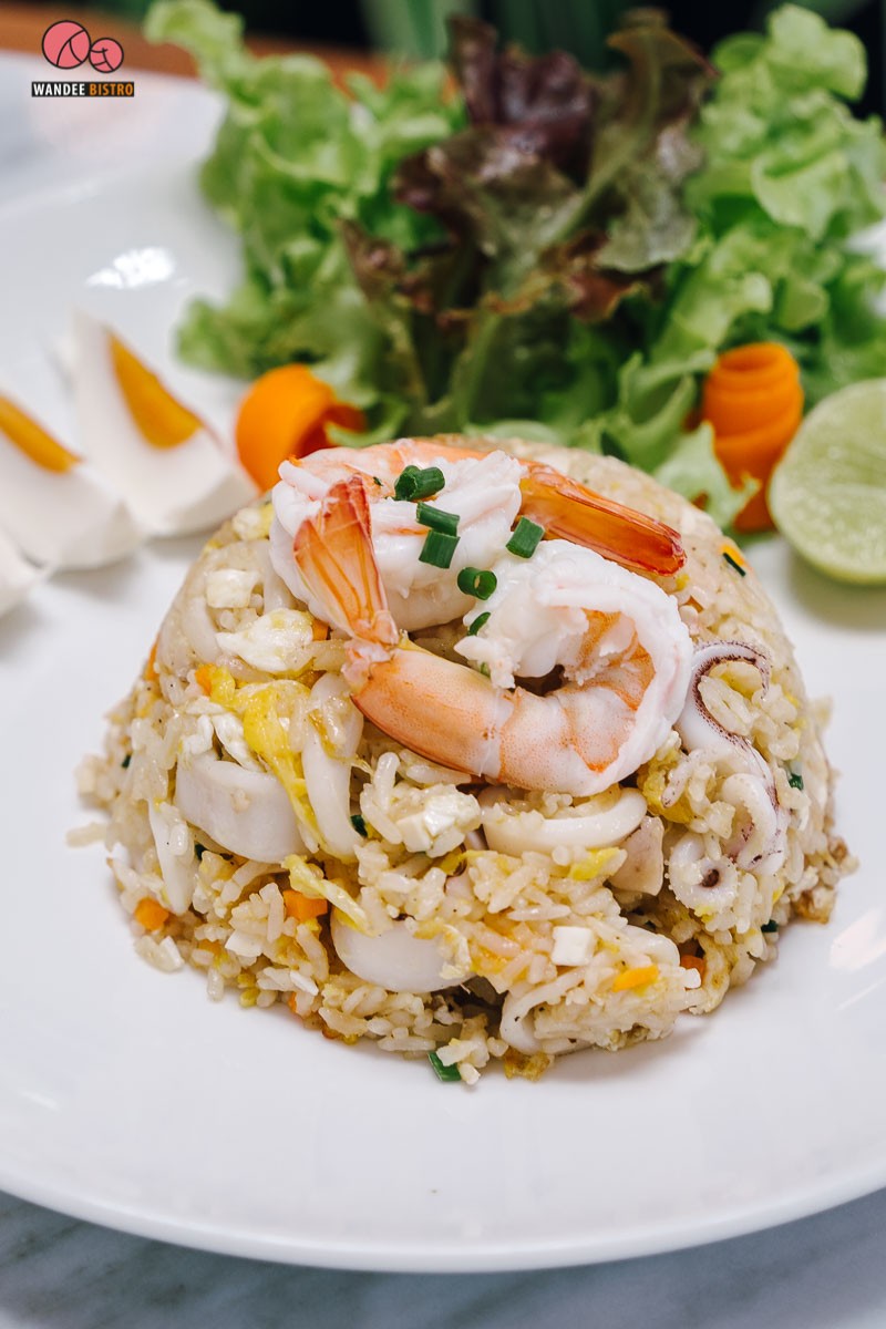 Varvana a Café & Bar คาเฟ่สไตล์ทรอปิคอลสุดร่มรื่น