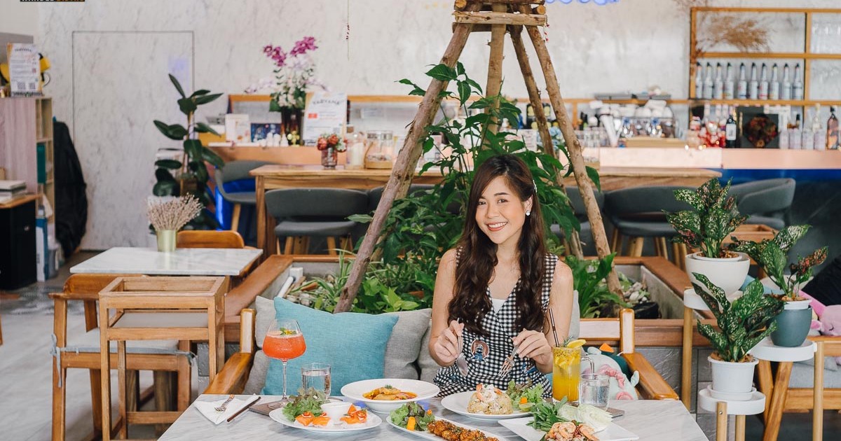 Varvana a Café & Bar คาเฟ่สไตล์ทรอปิคอลสุดร่มรื่น