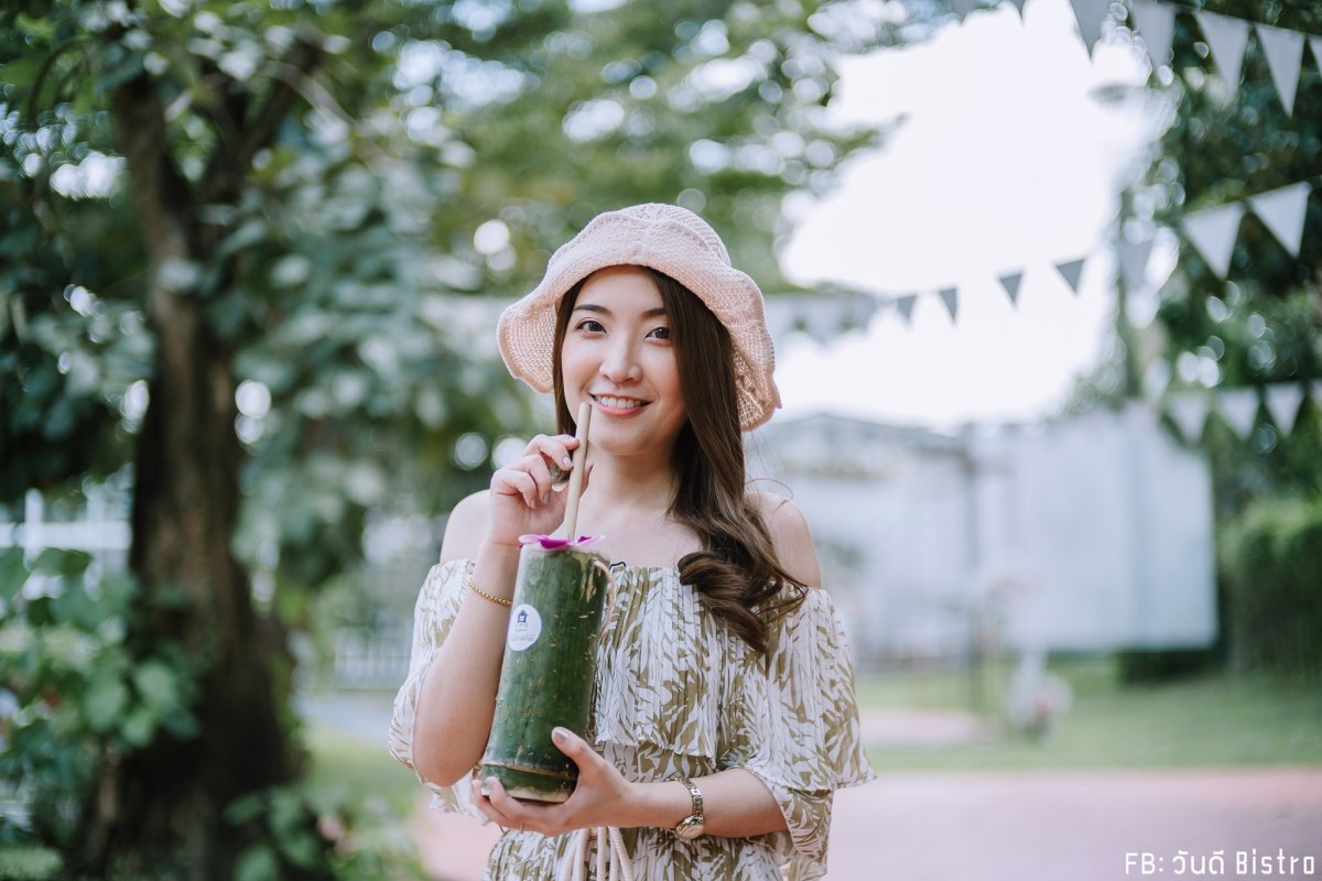 ก๋วยเตี๋ยวต้มยำไผ่ยักษ์ หลงรักบรรยากาศริมน้ำ พร้อมเติมความหวานกับนลินคาเฟ่